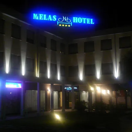 Melas 4*