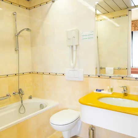 Melas Hotel 4*