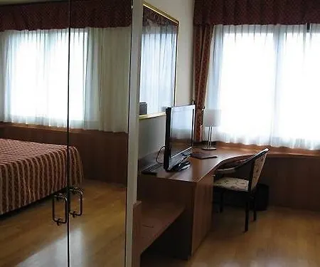 Melas Hotel