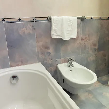 Melas Hotel 4* Мерате