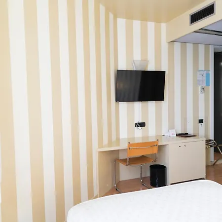 Melas Hotel Отель Мерате