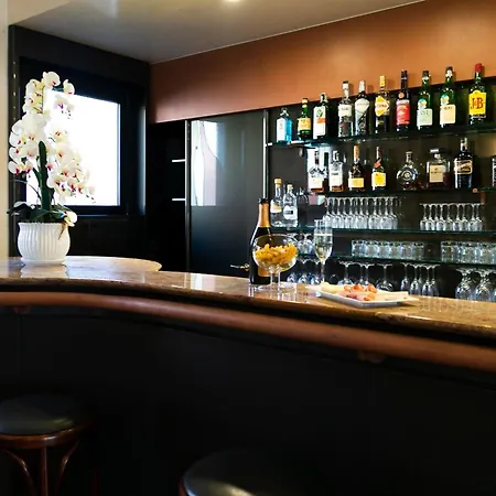 Melas Hotel 4* Мерате