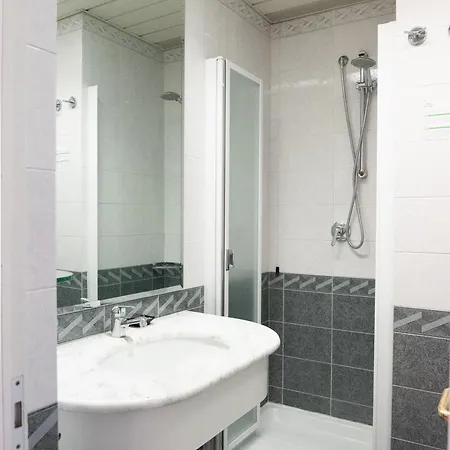 Melas Hotel Отель Мерате