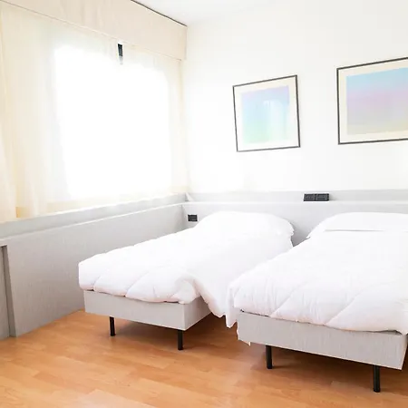 Отель Melas Hotel 4*
