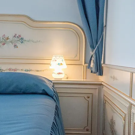 Отель Melas Hotel Мерате