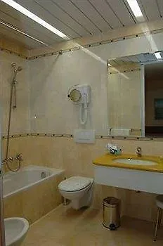 Melas Hotel Мерате