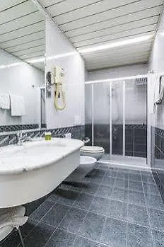 Отель Melas Hotel Мерате
