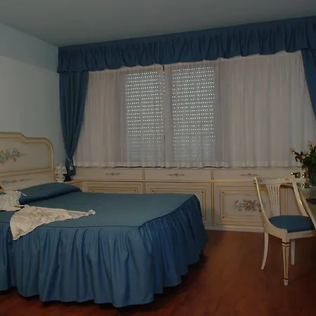 Отель Melas Hotel